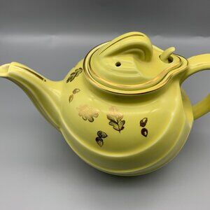 Vintage Hall 1940's 6 cup Teapot in Canary Yellow with Golden Oak Hook Lid